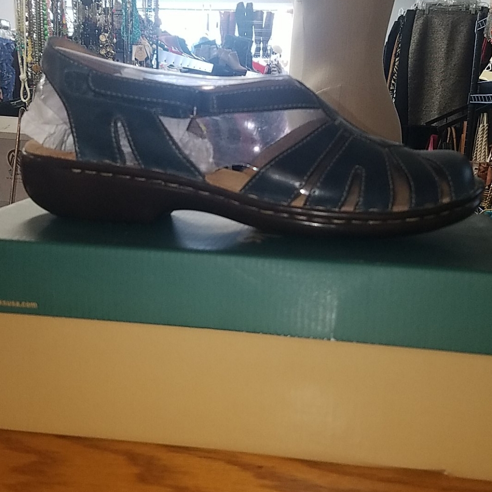 Clark's ChiChi Sandal Navy 9M NIB